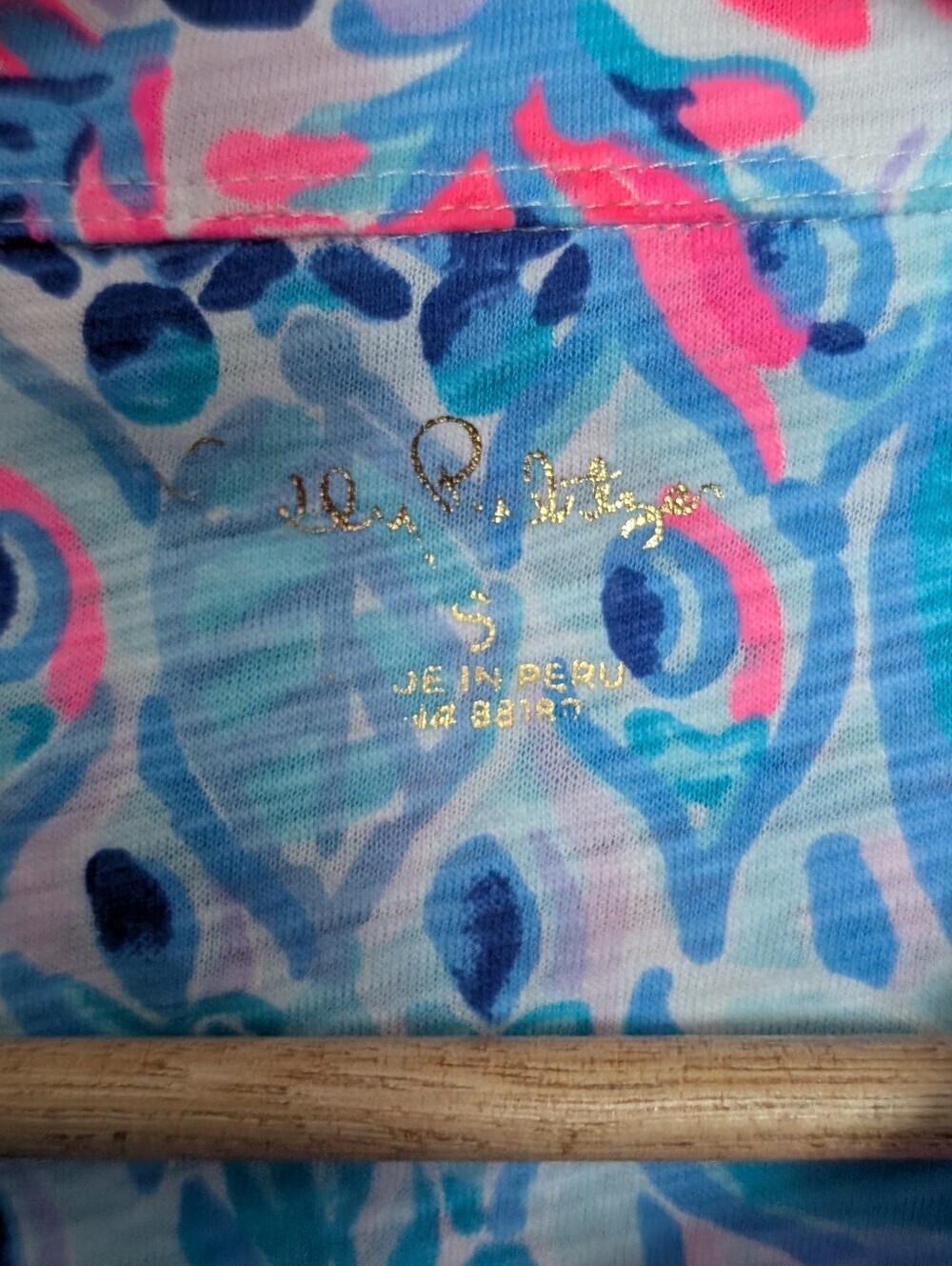 Lilly Pulitzer Print Button-Up Shirt *Small *nwot - Picture 2 of 2